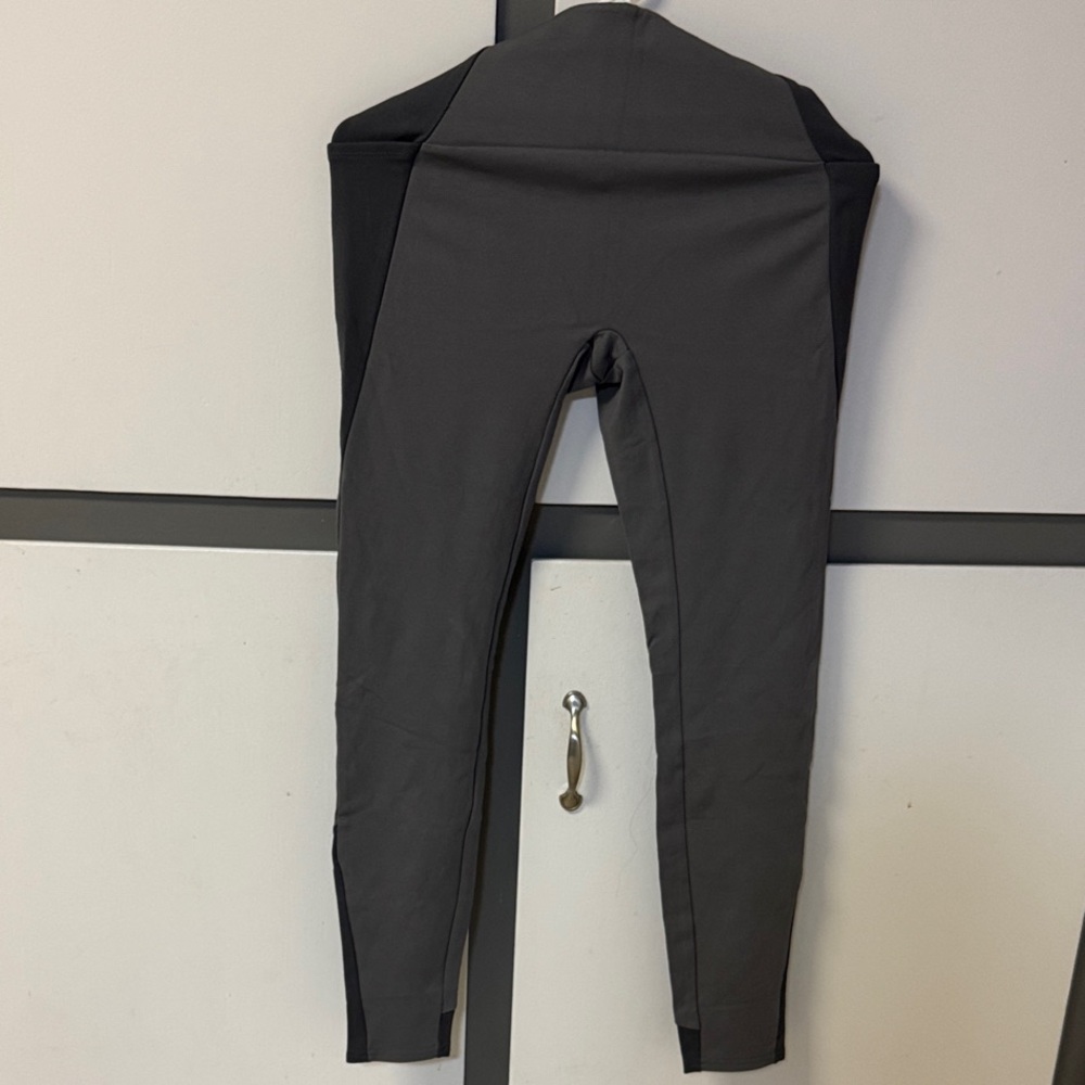 G by Giuliana Charcoal Gray and Black High-Waist Leggings